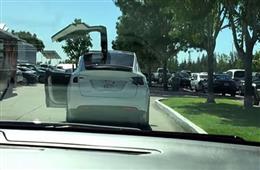 特斯拉Model X今日上市 关不上的车门修复了吗？