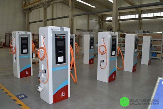 北京四成小区安装充电桩  “通电” 物业可获万元奖励