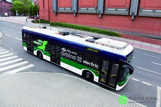 如何才能优化现有设计，使纯电动公交客车的车内布局更加合理？