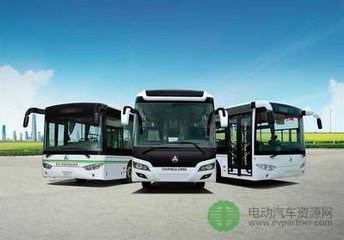 岳阳县30台新能源公交车上路，开启环保新模式