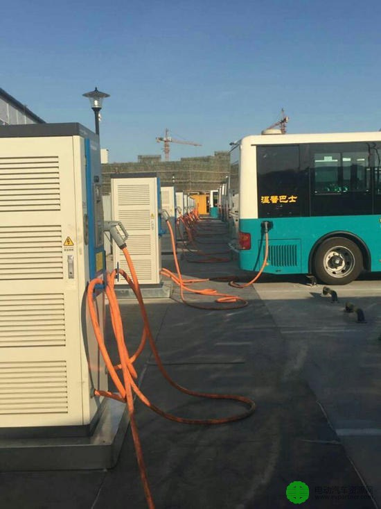 青岛即墨两座公交充电站启用 配20台100千瓦充电桩