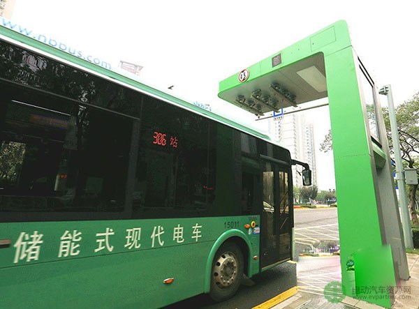 306路将改成超级电容储能式电动公交 沿途充电站运行