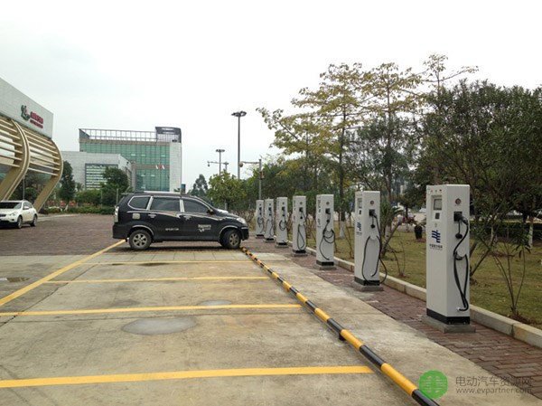 柳州阳和工业新区首批新能源汽车充电桩建设完成并投入使用