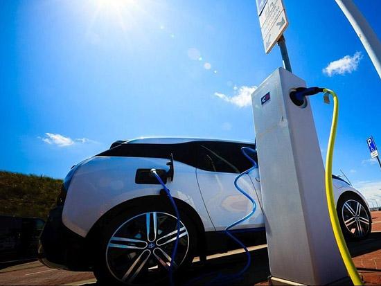 EV早报|西安新能源汽车企业和产品备案新规；1~10月新能源汽车累计销售49万辆；奇瑞发布WWW+战略……