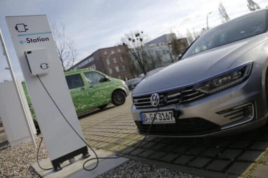 德国新增4成电动车充电桩 供大于求尚未实现盈利