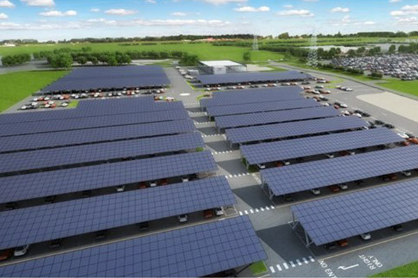 配一万块太阳能电池板 宾利打造太阳能发电停车场