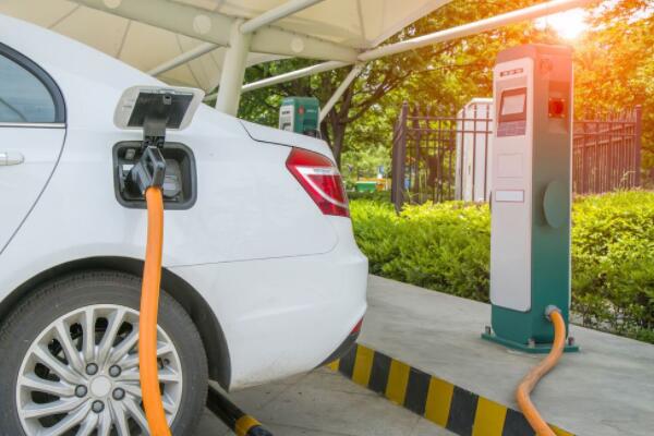 给新能源汽车个人充电桩接电如何做到既安全又经济？