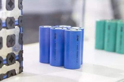 赣锋锂业：固态电池试产中 已与车企对接送样测试