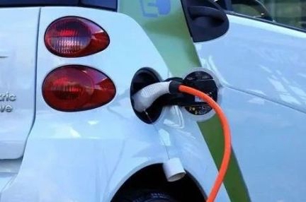 国家电网上半年新能源汽车充电量7亿千瓦时 同比增长6.4%