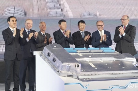 宝马iX3率先搭载 华晨宝马动力电池中心二期建成投产 