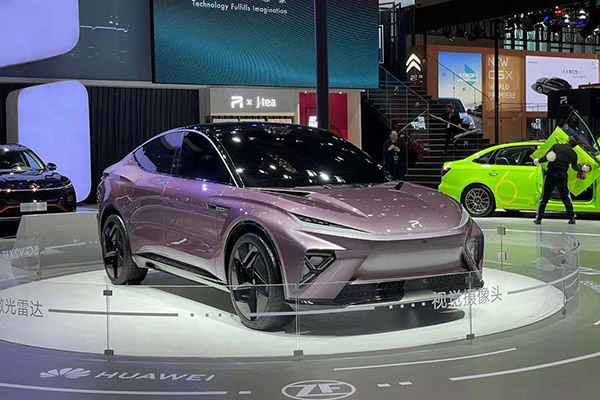 2021上海车展：R汽车ES33正式亮相 预计2022年下半年上市