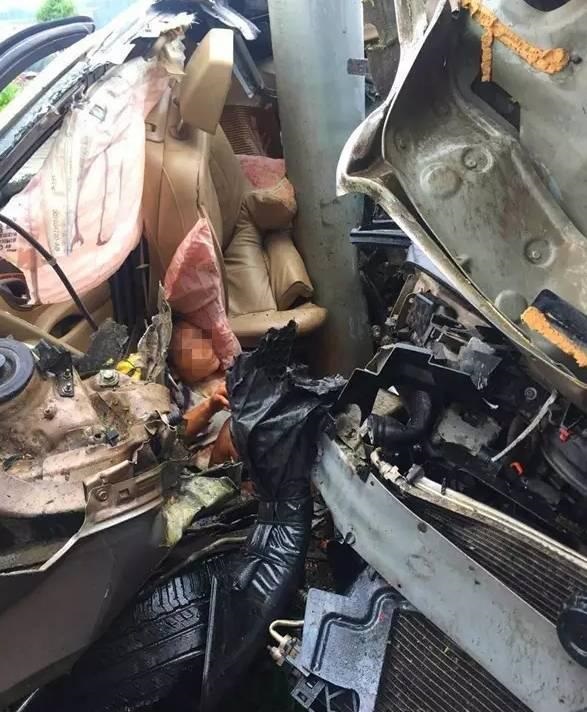 突发，银川一货车与面包车相撞致6人死亡，2人受伤。