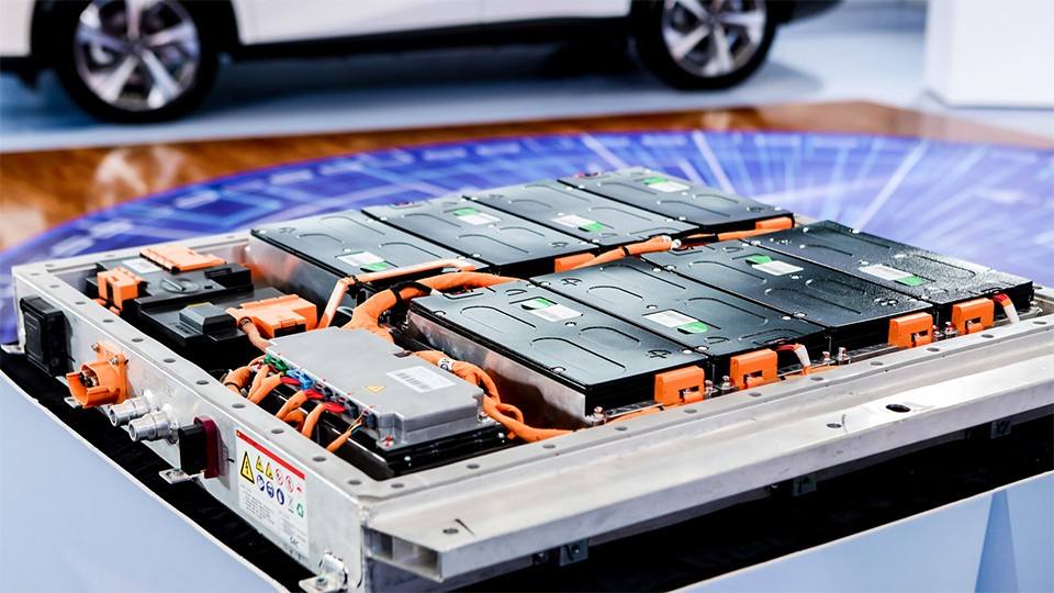 我国前三季度共注册锂电池企业1558家 锂电池供给紧张