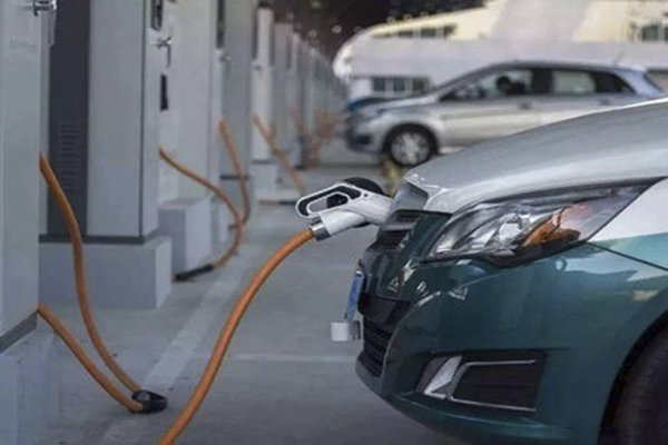 國家發改委等七部門：逐步取消各地新能源車輛購買限制