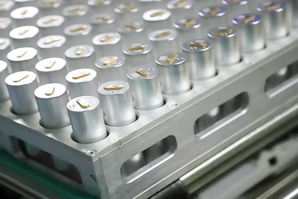LG 新能源将暂停开发棱形电池 重点关注现有的袋式和圆柱形电池