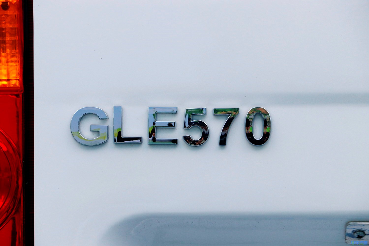 2022款 金旅龙运GLE570 宁德时代41.86kWh（XML5030XXYEV20）-微面图片