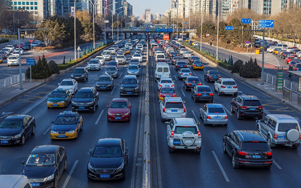 中国引领全球电动汽车销量增长