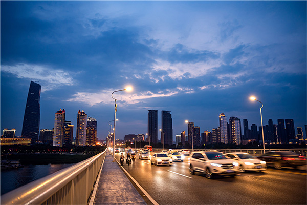 上海：城市公共领域新增或更新车辆全部使用新能源汽车