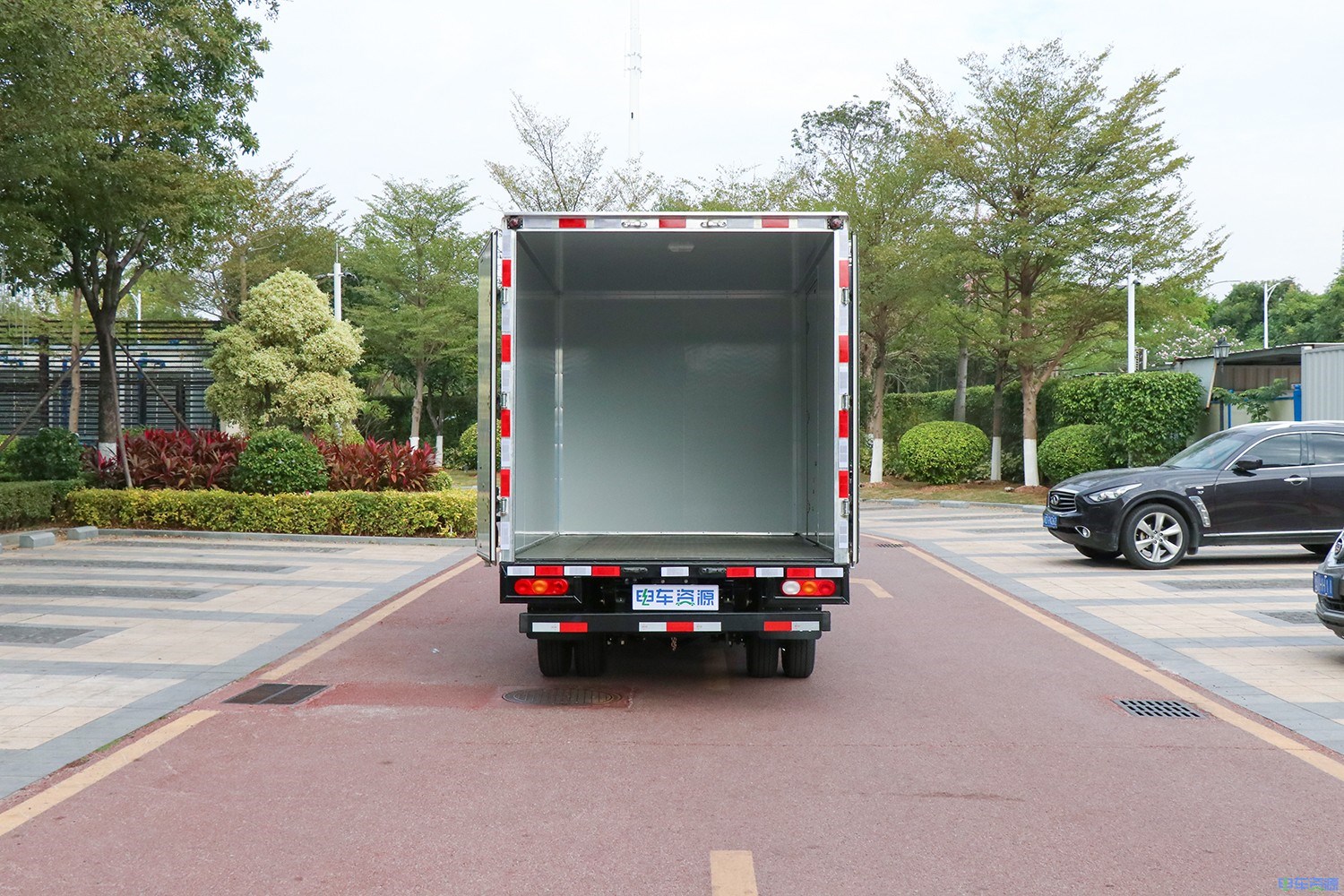 2022款 飞碟EF3 厢货 宁德时代 55.7kWh（FD5044XXYD66BEV-1）-小卡图片