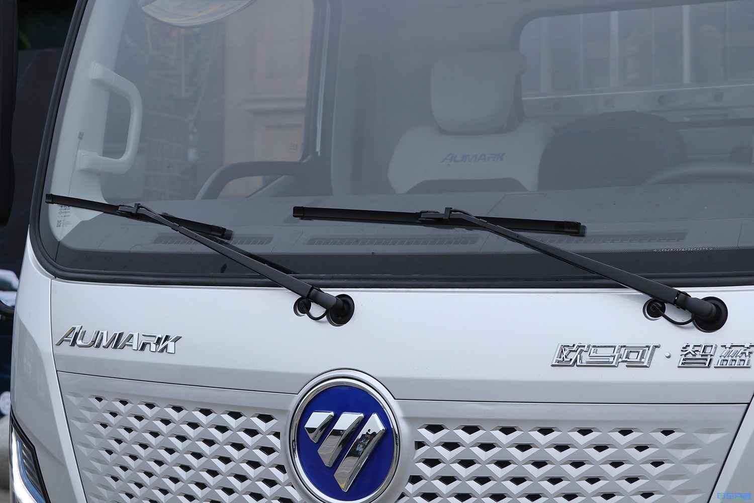 2024款欧马可智蓝HS混动轻卡(HS1·750）盟固利 14kw·h（BJ5048XXYPHEV1）-轻卡图片