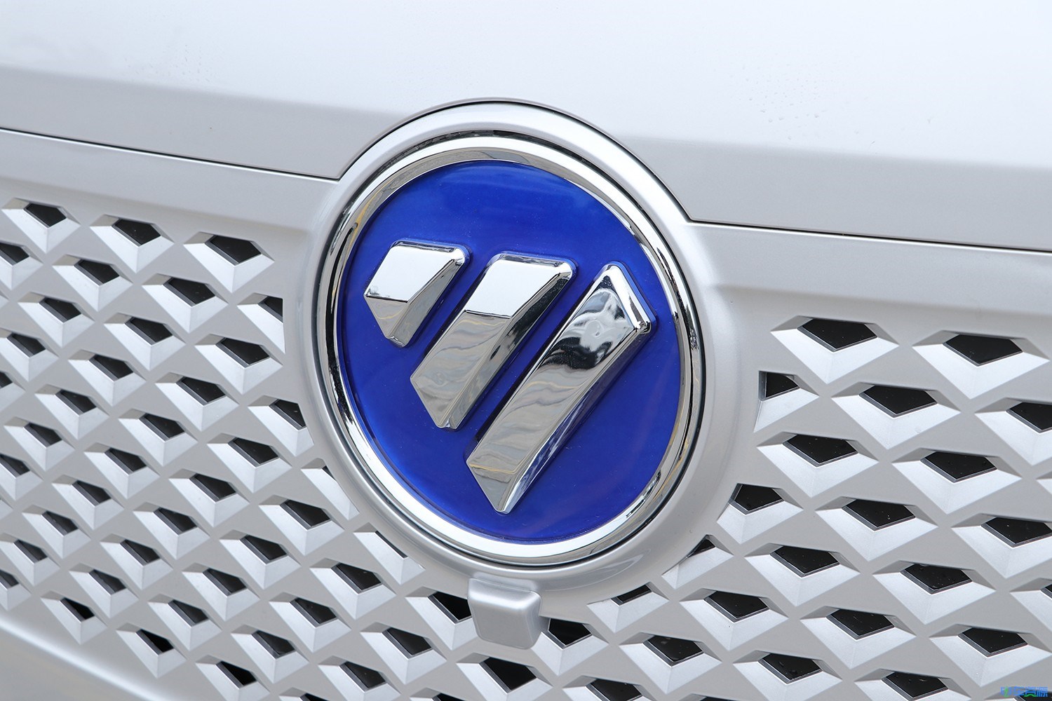 2024款欧马可智蓝HS混动轻卡(HS1·750）盟固利 14kw·h（BJ5048XXYPHEV1）-轻卡图片