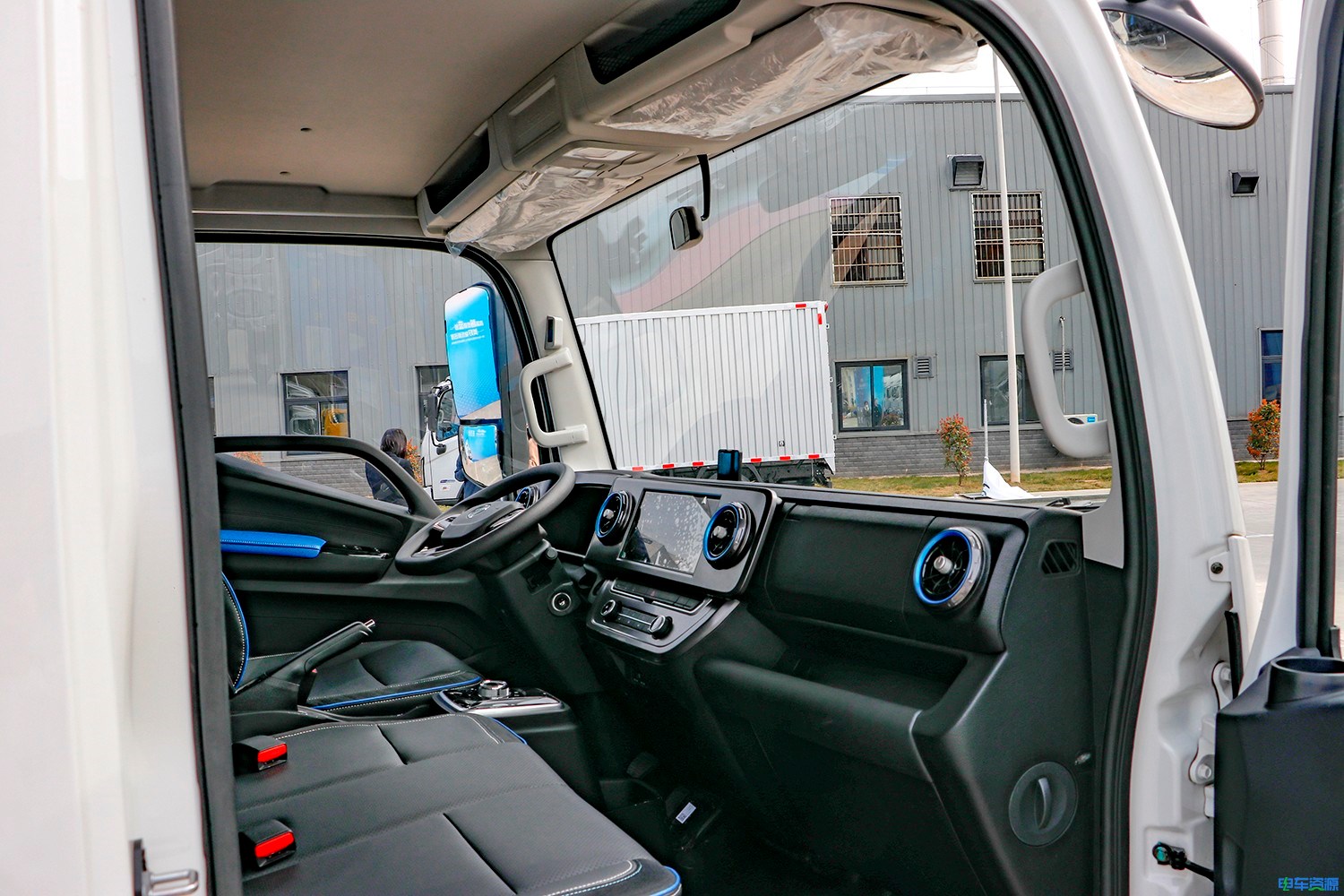 2021款 歐馬可智藍輕卡 廂貨 力神電池104.7kWh （BJ5045XXYEVC）