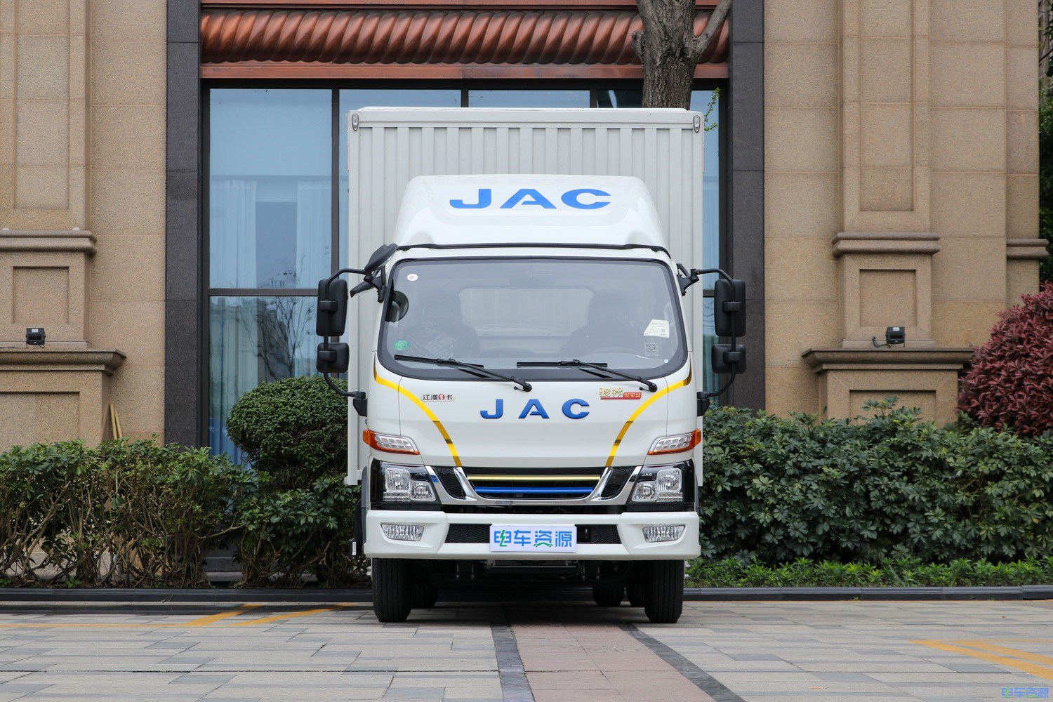 2023款 江淮骏铃聚宝盆 厢式 国轩高科17.52kWh（HFC5041XXYPHEV1-1）