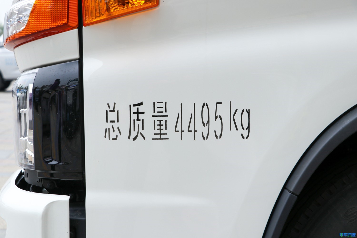 2023款 江淮骏铃聚宝盆 厢式 国轩高科17.52kWh（HFC5041XXYPHEV1-1）