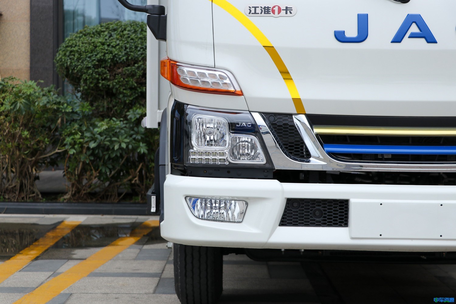 2023款 江淮骏铃聚宝盆 厢式 国轩高科17.52kWh（HFC5041XXYPHEV1-1）