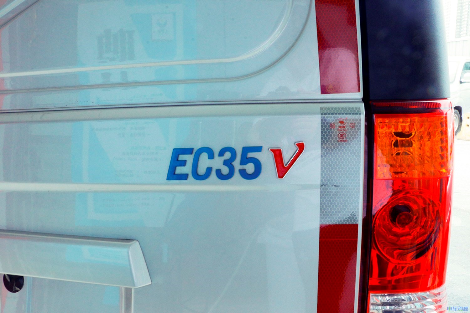 2023款 瑞驰EC35V 中创新航38.64kWh（CRC5030XXYFC23-BEV）-微面图片