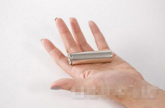 特斯拉新一代锂离子电池为圆筒形 尺寸比18650大