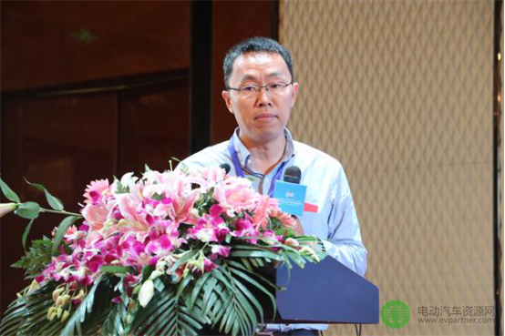 中国科学院物理研究所清洁能源实验室纳米离子与纳米能源材料研究组研究员、博士李泓