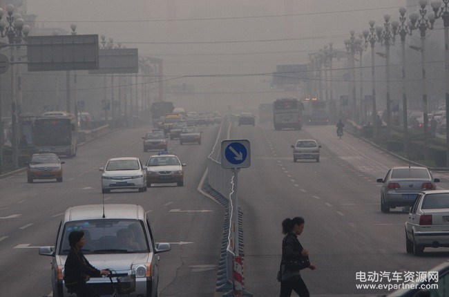 雾霾中的车企：看丰田如何发起环境挑战？