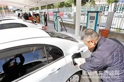 “喂饱”电动汽车比燃油汽车省一半钱,这些充电桩在等你……