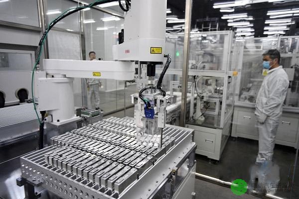 赣锋锂业年产6亿瓦时动力电池全自动化生产线试产