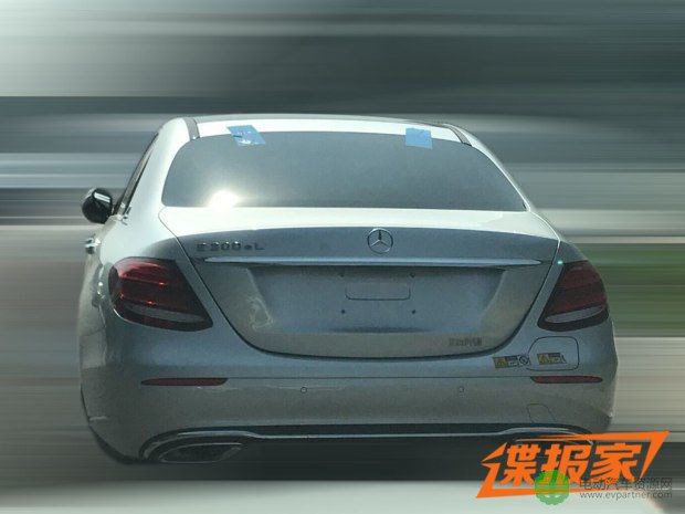 国产奔驰E级插电版谍照曝光 定名E300eL 国产奔驰E级插电版谍照曝光 定名E300eL