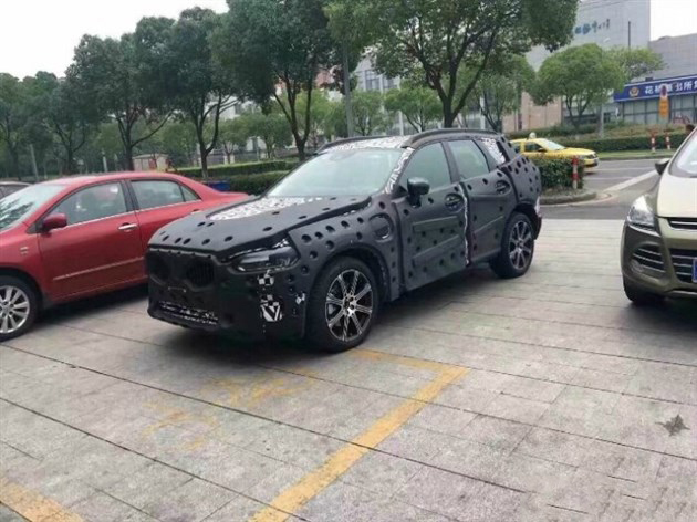 沃尔沃全新XC60 T8混动版谍照 配水晶电子挡把 沃尔沃全新XC60 T8混动版谍照 配水晶电子挡把