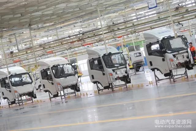 吉利四川商用车新工厂正式投产 填补南充新能源汽车制造空白