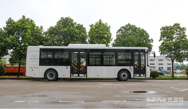卡威汽车将推多款新能源公交车 续航均超240公里 