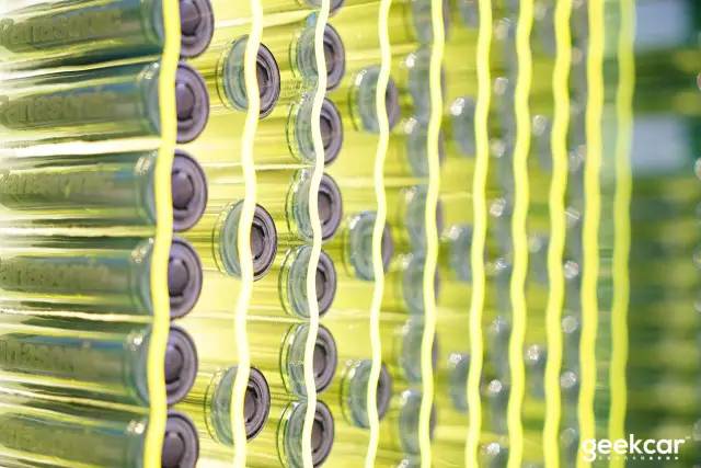 特斯拉 Model 3 电池组揭秘：低成本、易生产、高能量密度