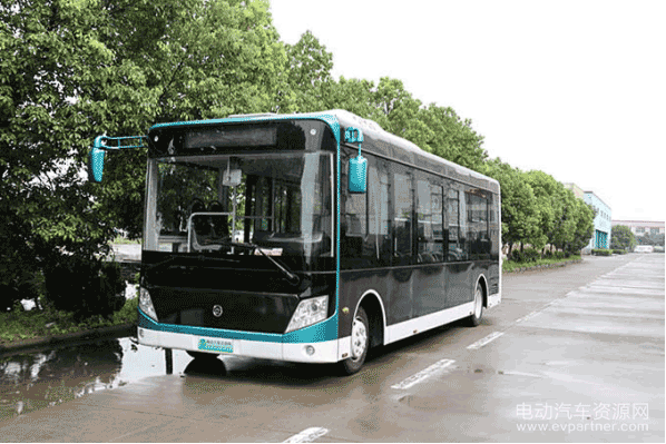 安全又环保  体验8.5米卡威EG2纯电动公交车