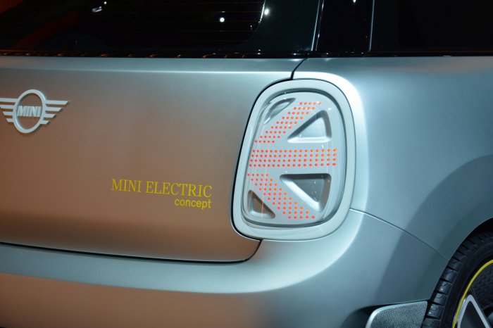 MINI纯电动概念车亮相法兰克福车展 2019年量产