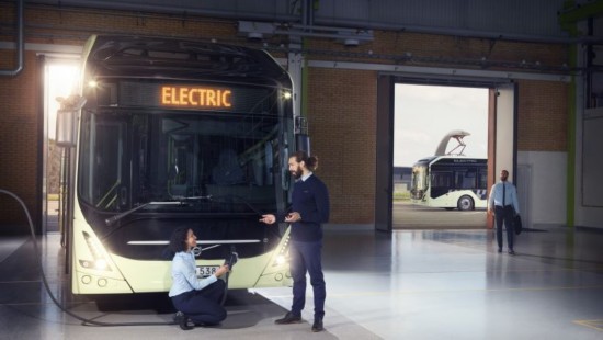 沃尔沃发布新款纯电动公交车7900 续航可达200公里