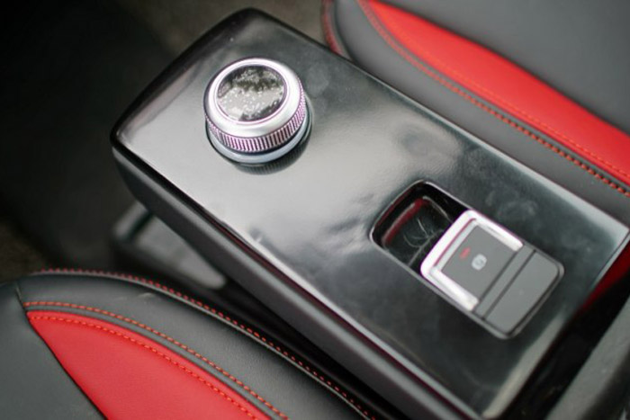 刺猬汽车首款纯电动SUV思迈尔正式发布