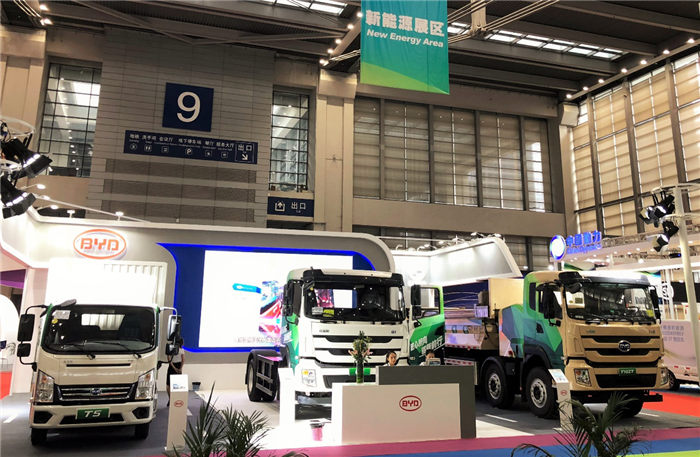 加速卡车电动化布局 比亚迪商用车亮相深圳物博会