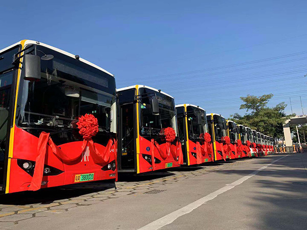 驿联首个大型充电岛项目，亮相“广州二汽”番禺纯电动公交车运营投放仪式