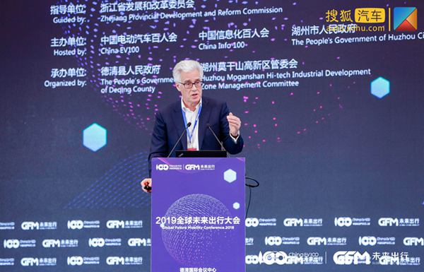 Lord Adair Turner：电动化无法解决交通拥堵 共享汽车和自动驾驶是更好的补充