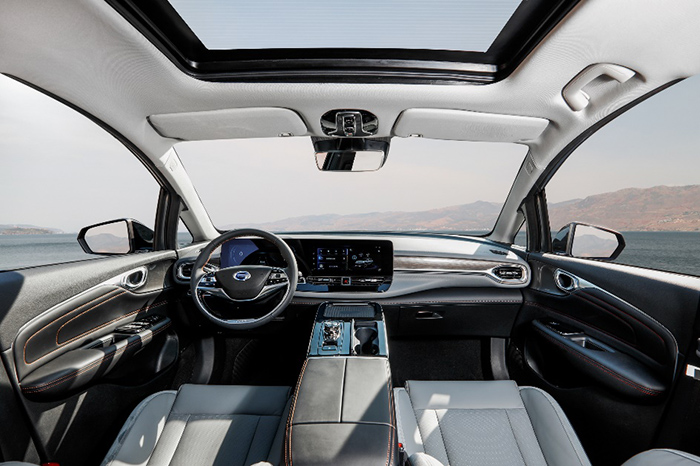 下一代智能SUV埃安V实车到店 预售权益秒空 17万起太超值