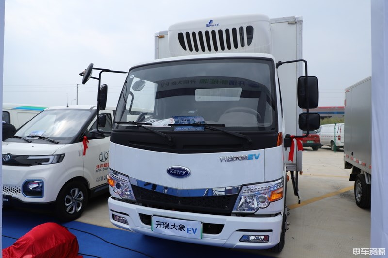 近50款新能源物流车“任选” 挑战赛展车献风采