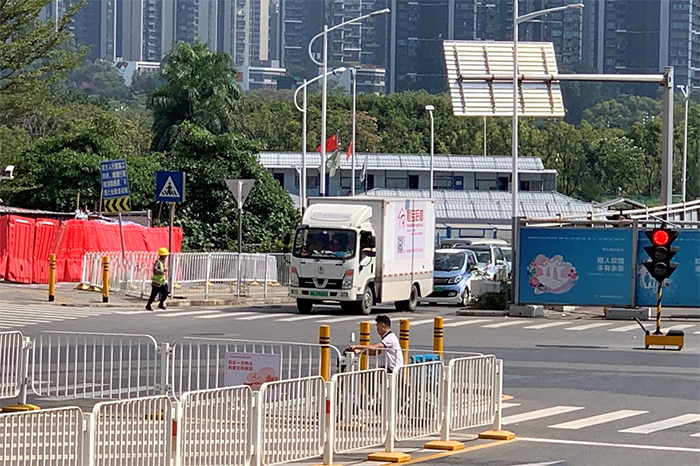 深圳绿色物流区里的尴尬 电车车主不清楚 油车不害怕